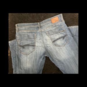 “MAVI” “Matt” Style  Mid Rise Straight Legs Light Blue Denim Jeans.